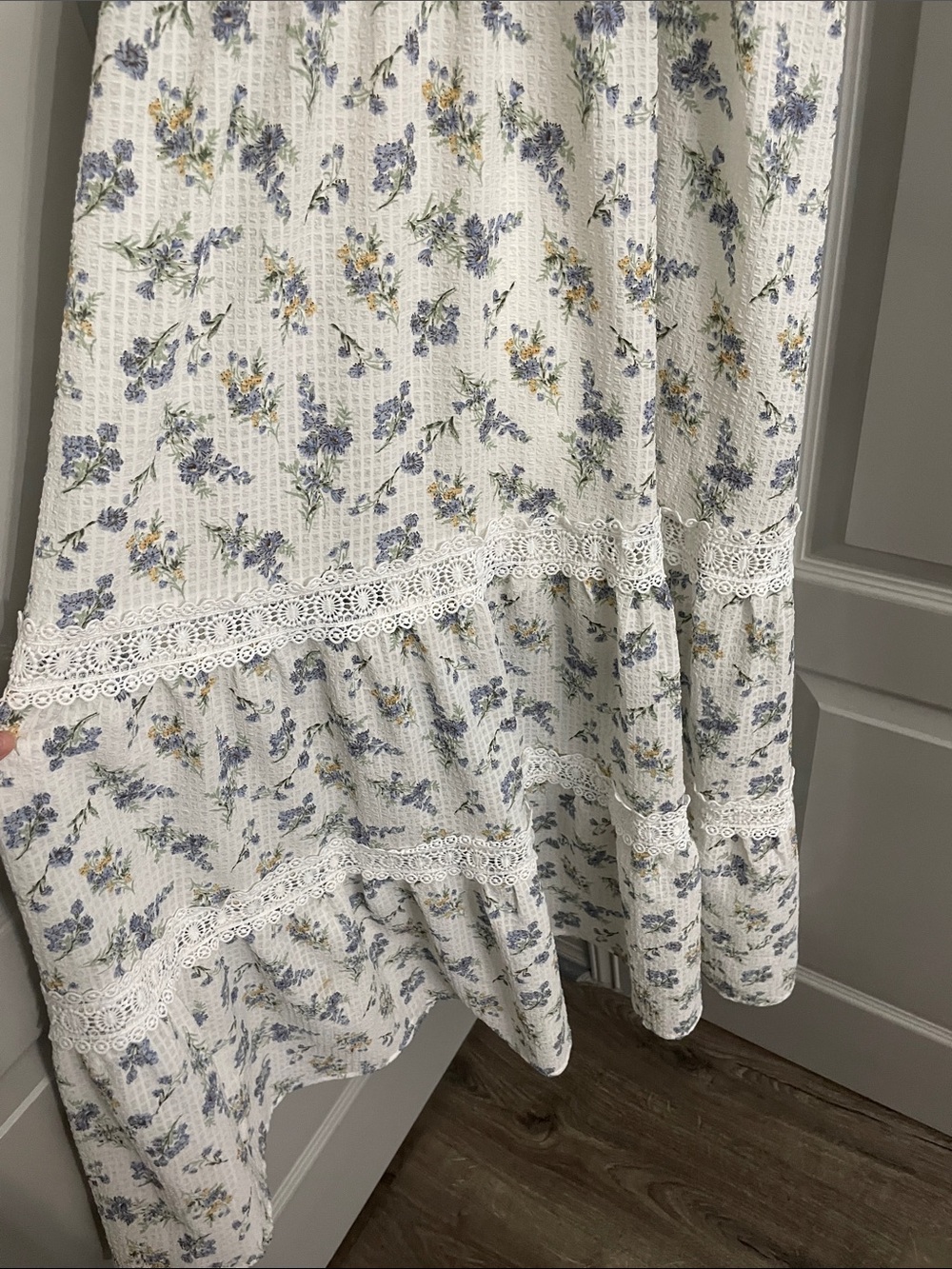 Lulu’s- Frolicking White Floral Print Seersucker Maxi Dress - Picture 3 of 6